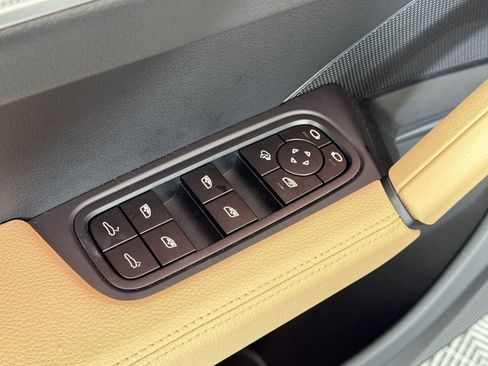 Certified 2026 Porsche Cayenne AWD/4WD image 23