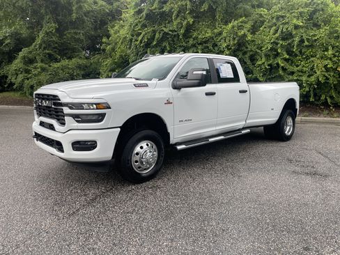 Used 2026 RAM 3500 Big Horn AWD/4WD image 4
