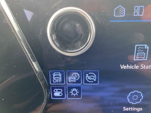 Used 2025 Chevrolet Equinox EV LT w/ Convenience Package image 19