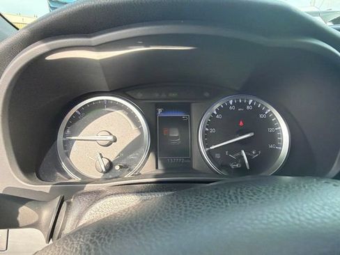 Used 2018 Toyota Highlander Limited AWD/4WD image 24