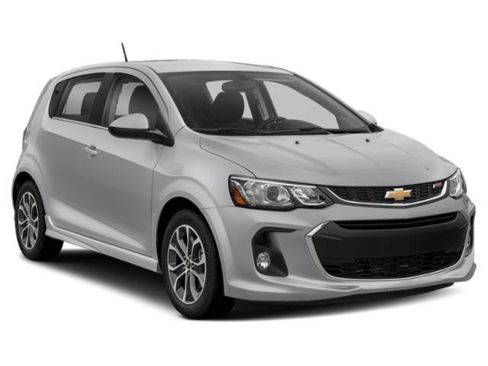 Used 2018 Chevrolet Sonic LT w/ Convenience Package FWD image 9