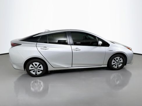 Used 2017 Toyota Prius Four w/ Advanced Technology Package FWD image 3