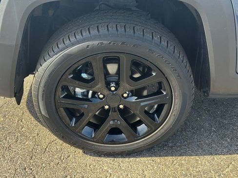 Used 2023 Jeep Renegade Altitude w/ Convenience Group I AWD/4WD image 10