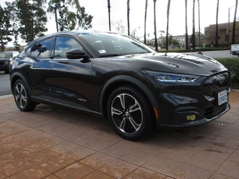 Certified 2021 Ford Mustang Mach-E Select w/ Comfort/Appearance Package image 6