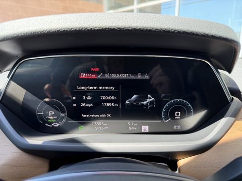 Used 2022 Audi e-tron GT Premium Plus AWD/4WD image 18