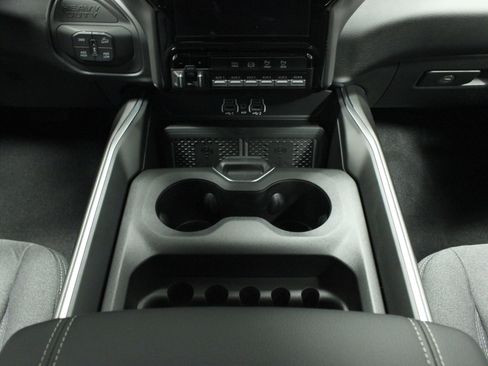 New 2026 RAM 2500 Big Horn AWD/4WD image 23