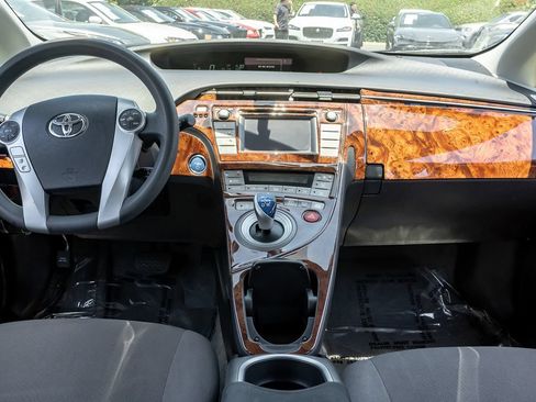 Used 2014 Toyota Prius Two FWD image 15