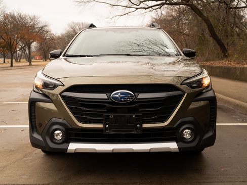 Used 2023 Subaru Outback Limited image 3