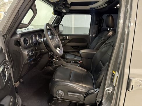 Used 2023 Jeep Wrangler Unlimited Sahara AWD/4WD image 15