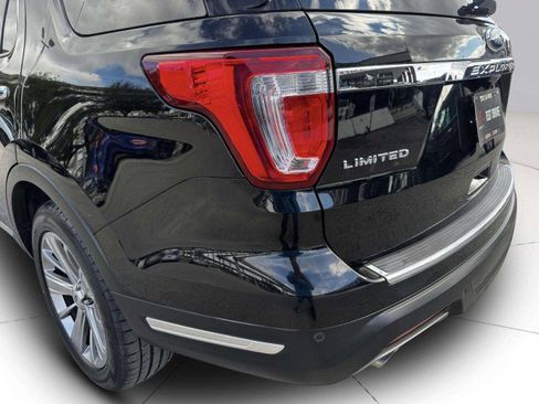 Used 2018 Ford Explorer Limited image 14