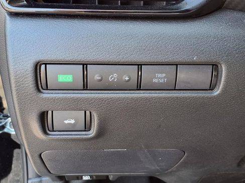 Used 2023 Nissan Sentra SV FWD image 15