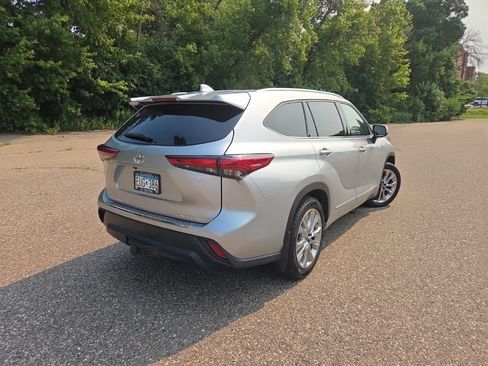 Used 2020 Toyota Highlander Limited w/ Protection Package #3 AWD/4WD image 11