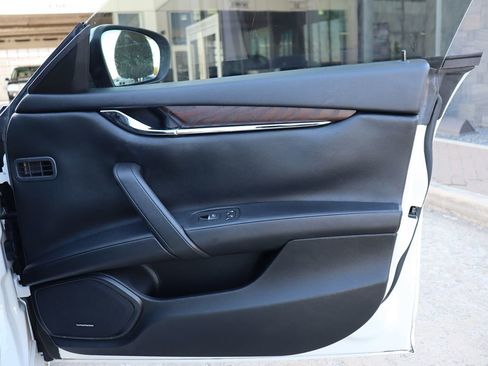 Used 2017 Maserati Quattroporte S image 49