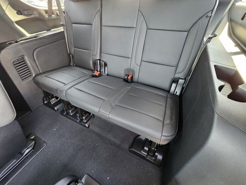 New 2026 Chevrolet Suburban High Country AWD/4WD image 21