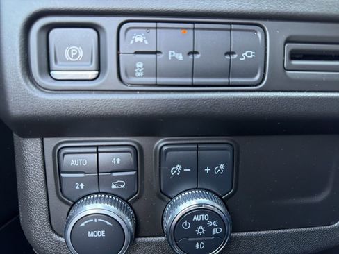 Used 2021 GMC Yukon SLT w/ SLT Premium Package image 27