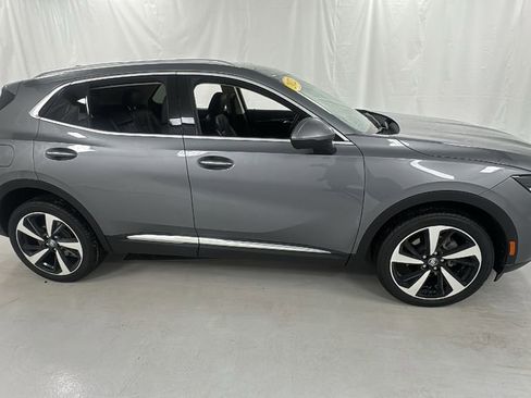 Used 2022 Buick Envision Essence w/ Safety Package image 2