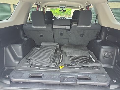 Certified 2018 Toyota 4Runner SR5 AWD/4WD image 15