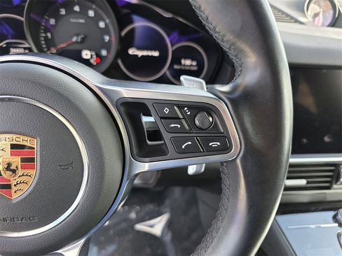 Used 2022 Porsche Cayenne image 22