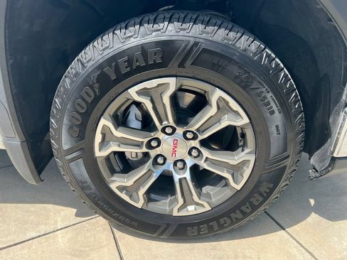Used 2025 GMC Sierra 1500 SLT RWD image 5