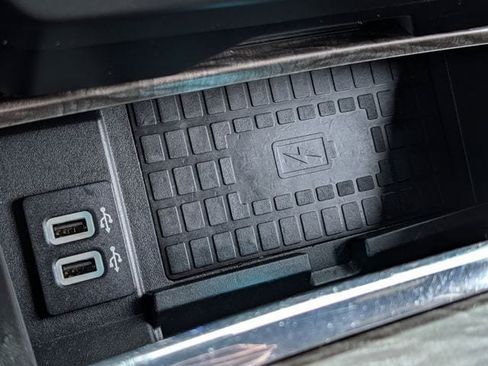 Used 2019 Ford Expedition Limited w/ Equipment Group 302A RWD image 18