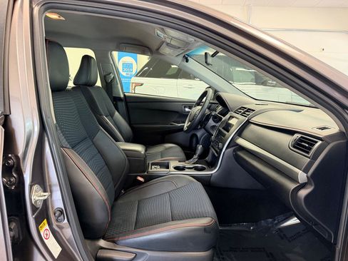 Used 2015 Toyota Camry SE FWD image 22