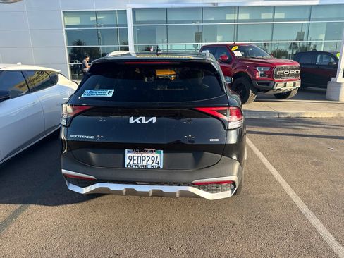 Used 2023 Kia Sportage EX AWD/4WD image 5