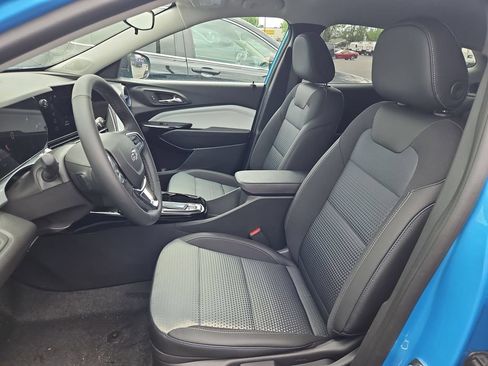 New 2026 Chevrolet Trax LT w/ Midnight Edition FWD image 21