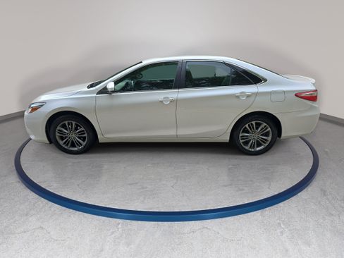 Used 2017 Toyota Camry SE FWD image 8