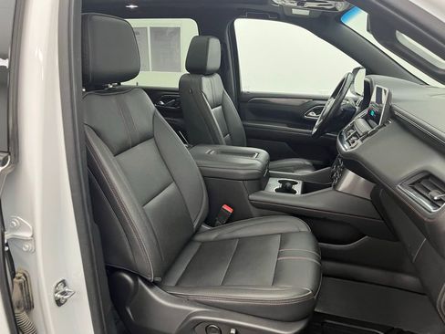 Used 2022 Chevrolet Suburban RST w/ Sport Performance Package image 27