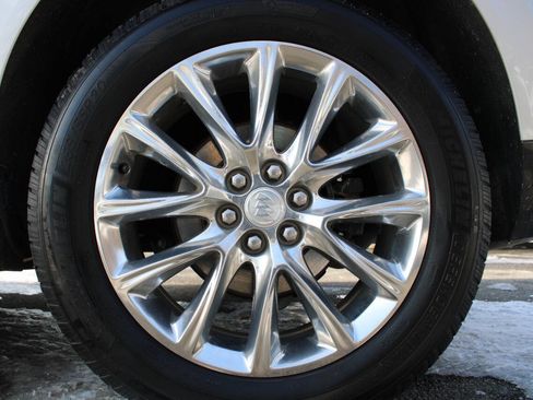 Used 2018 Buick Enclave Premium w/ Experience Buick Package image 22