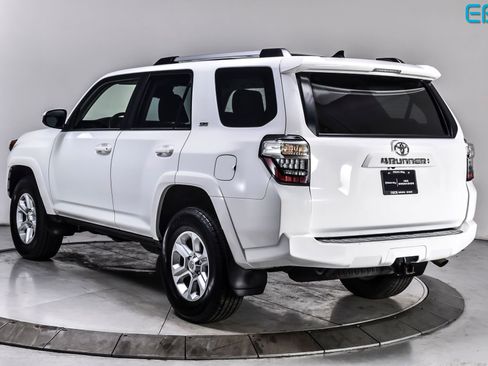 Used 2024 Toyota 4Runner SR5 AWD/4WD image 4