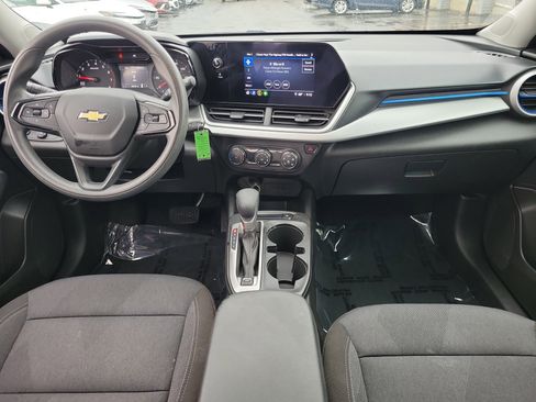 Used 2024 Chevrolet Trax LS w/ Driver Confidence Package FWD image 9