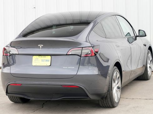 Used 2023 Tesla Model Y Long Range image 53