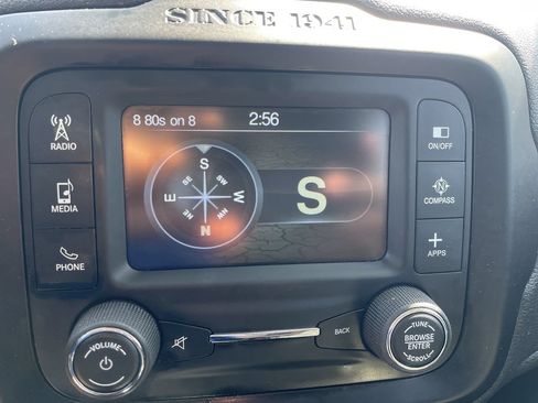 Used 2017 Jeep Renegade Altitude AWD/4WD image 19