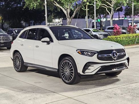 Used 2026 Mercedes-Benz GLC 350e 4MATIC image 3