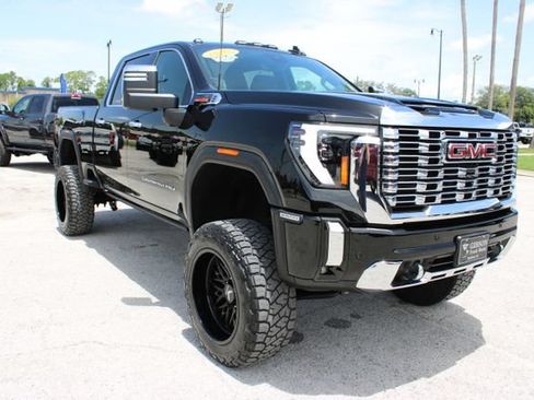 Used 2025 GMC Sierra 2500 Denali w/ Denali Reserve Package AWD/4WD image 16