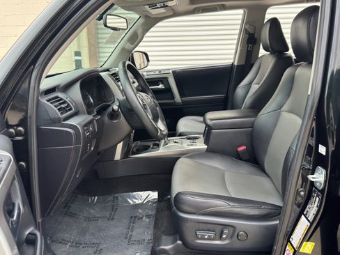 Used 2016 Toyota 4Runner SR5 Premium RWD image 16