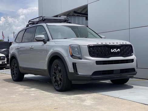 Used 2022 Kia Telluride EX w/ EX Premium Package AWD/4WD image 2