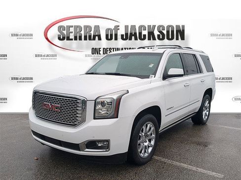 Used 2015 GMC Yukon Denali w/ Premium Package AWD/4WD image 3