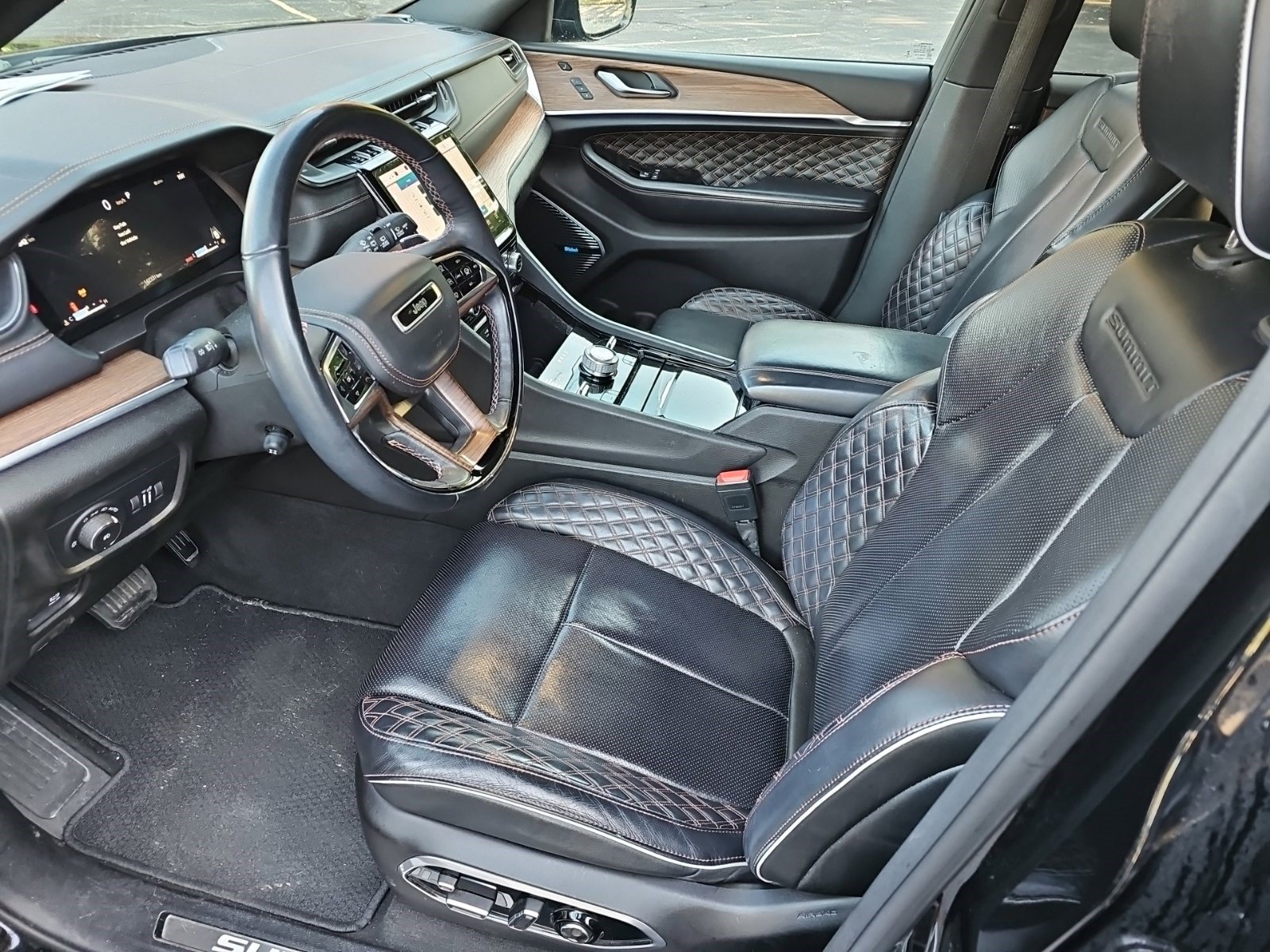 Used 2022 Jeep Grand Cherokee Summit AWD/4WD image 18