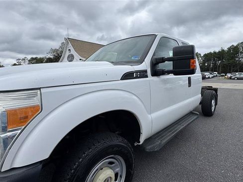 Used 2016 Ford F250 XL w/ Power Equipment Group AWD/4WD image 10