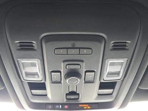 Used 2022 Chevrolet Tahoe High Country image 40