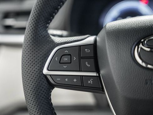 New 2026 Toyota Sienna Platinum image 30