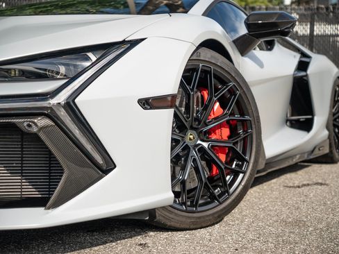 Used 2024 Lamborghini Revuelto AWD/4WD image 8