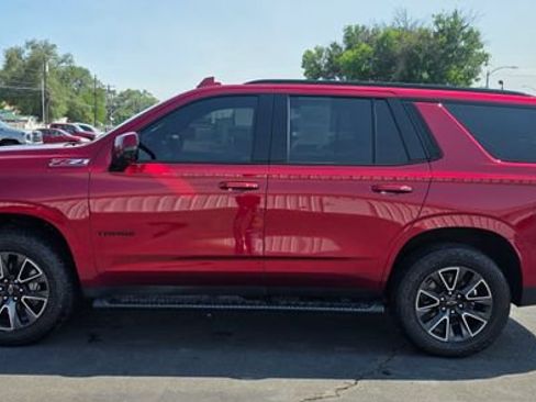Used 2022 Chevrolet Tahoe Z71 w/ Z71 Off-Road Package AWD/4WD image 5