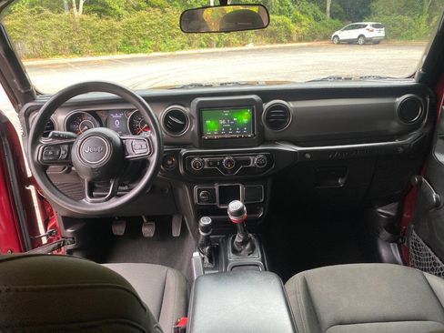 Used 2021 Jeep Wrangler Unlimited Sport AWD/4WD image 30