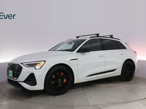 Used 2023 Audi e-tron Chronos AWD/4WD image 18