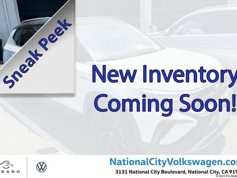 Used 2023 Volkswagen Taos SE w/ Panoramic Sunroof Package FWD image 1