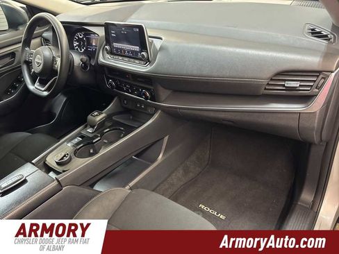 Used 2024 Nissan Rogue S image 36
