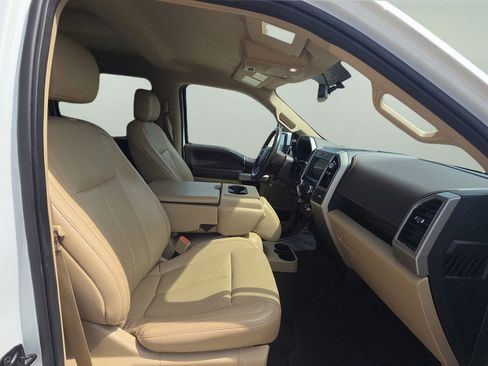 Used 2018 Ford F150 Lariat w/ Trailer Tow Package image 10